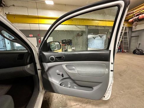 Used 2010 Toyota Tacoma 2WD Regular Cab image 25