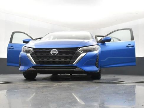 Used 2024 Nissan Sentra SV image 11