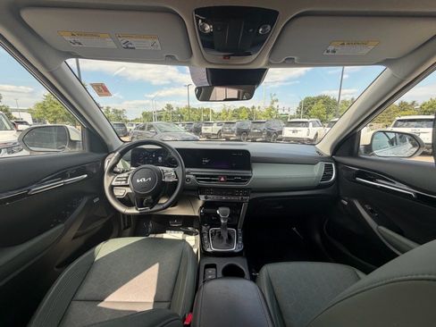 Used 2024 Kia Seltos SX AWD/4WD image 7