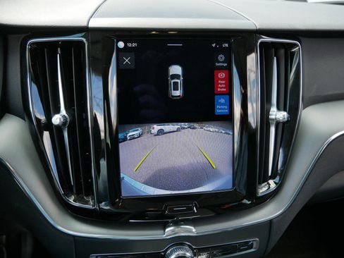 Used 2023 Volvo XC60 B5 Core w/ Climate Package AWD/4WD image 16