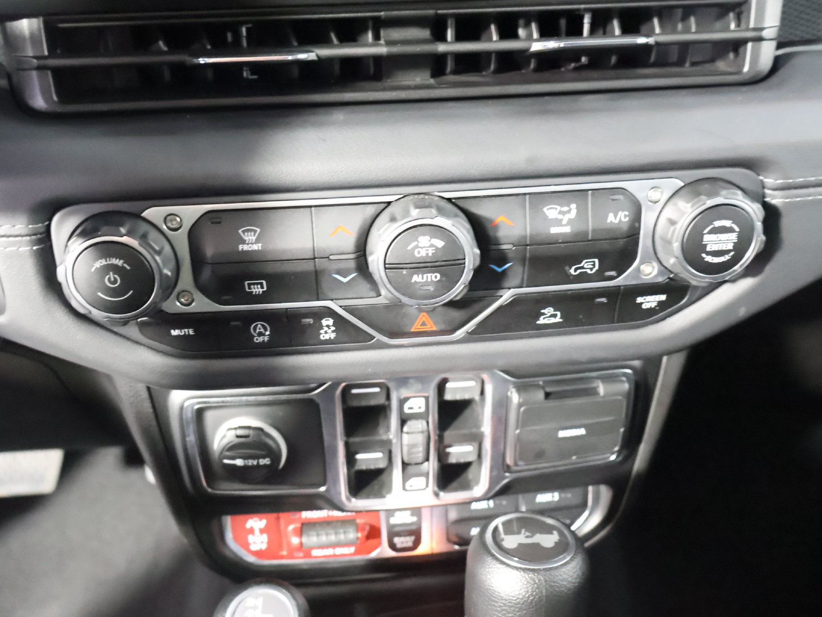 Used 2025 Jeep Wrangler Unlimited Rubicon AWD/4WD image 42