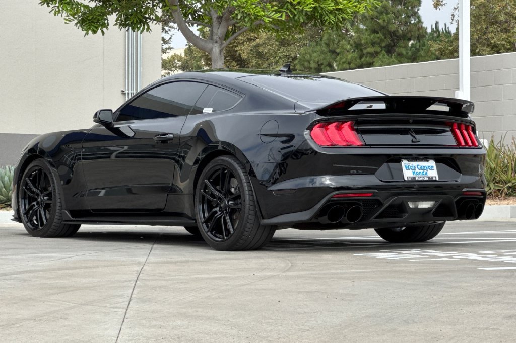 Used 2022 Ford Mustang Shelby GT500 w/ Technology Package RWD image 7