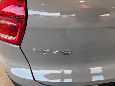 Used 2024 Volvo XC40 B5 Plus AWD/4WD image 7
