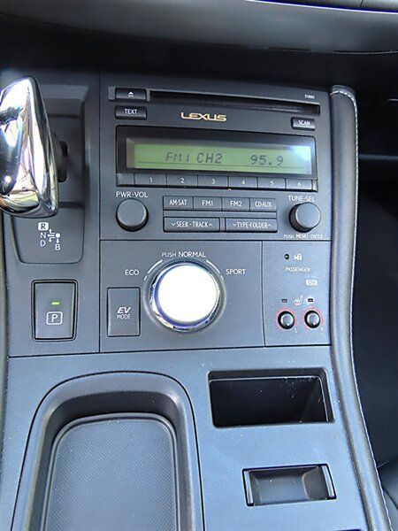 Used 2012 Lexus CT 200h Premium FWD image 18