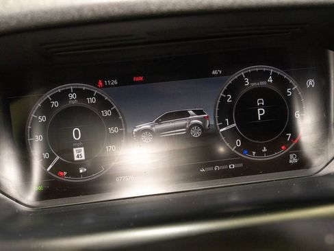 Used 2020 Land Rover Discovery Sport SE R-Dynamic image 21