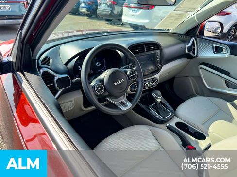Used 2025 Kia Soul LX FWD image 8