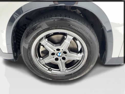 Used 2025 BMW X1 xDrive28i AWD/4WD image 12
