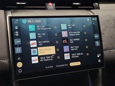 Certified 2025 Land Rover Discovery Sport Dynamic SE image 26