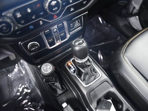 Used 2024 Jeep Wrangler Unlimited Sahara w/ Technology Group image 22