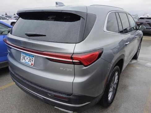 Used 2025 Buick Enclave Preferred image 4