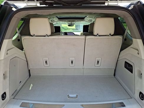 Used 2022 Cadillac Escalade Premium Luxury Platinum w/ Heavy-Duty Trailer Package AWD/4WD image 12