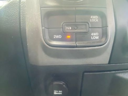 Used 2017 RAM 1500 Tradesman AWD/4WD image 40