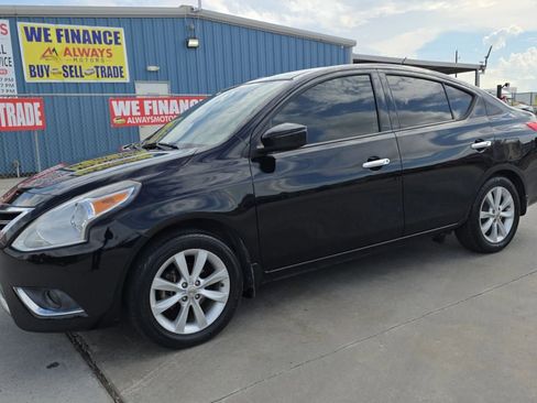 Used 2015 Nissan Versa w/ SL Tech Package FWD image 29