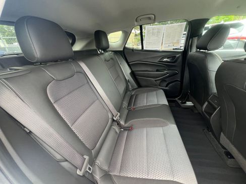 Used 2025 Chevrolet Trax LT FWD image 24