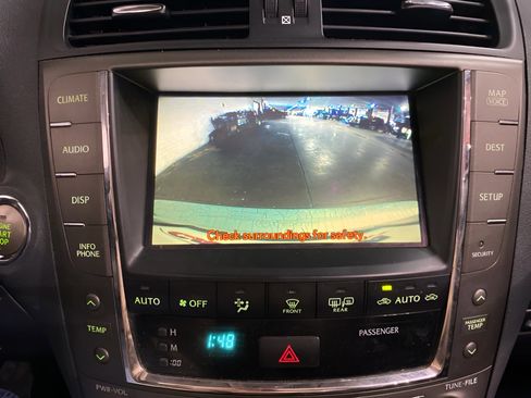 Used 2010 Lexus IS 350C image 23