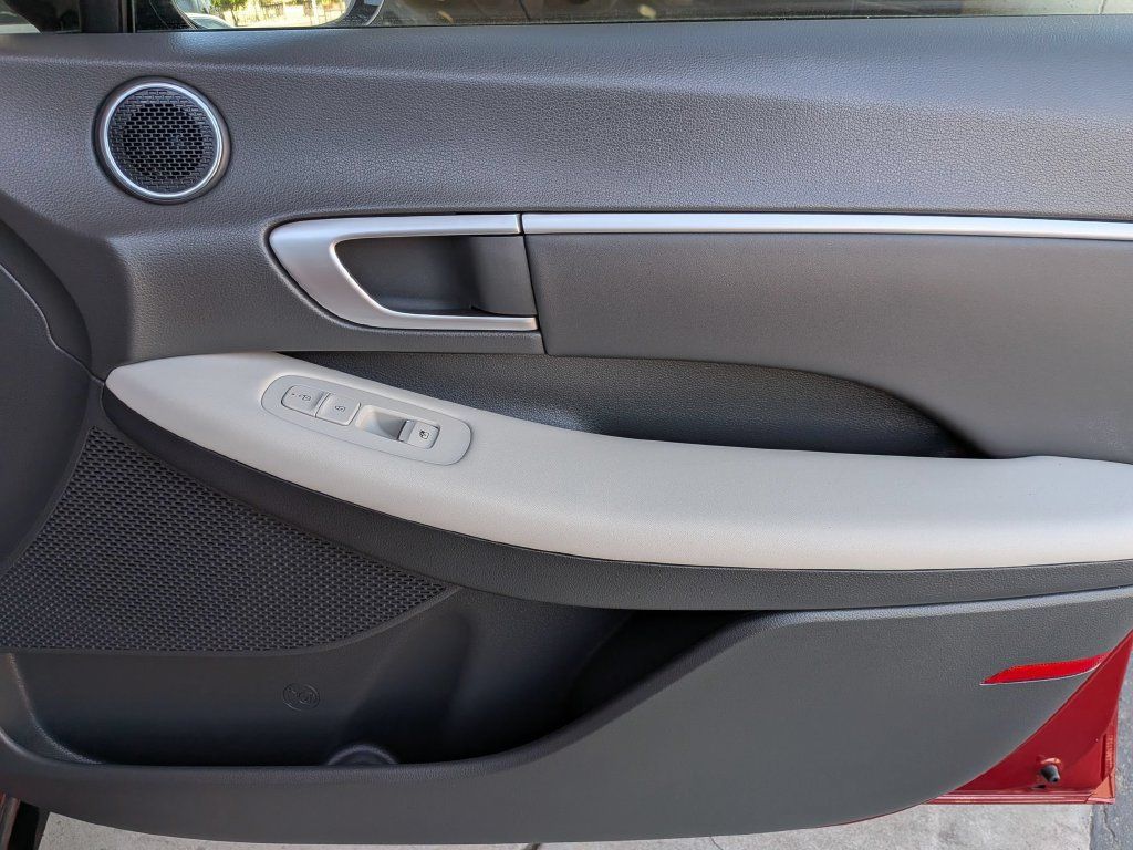 Used 2025 Hyundai Sonata SEL FWD image 29