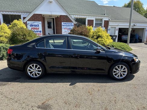 Used 2013 Volkswagen Jetta SE FWD image 9