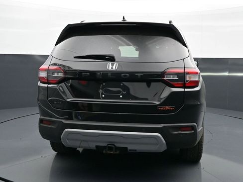Used 2025 Honda Pilot TrailSport image 6