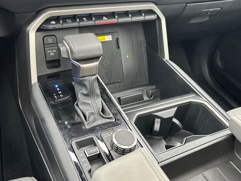 Used 2023 Toyota Tundra Limited image 22