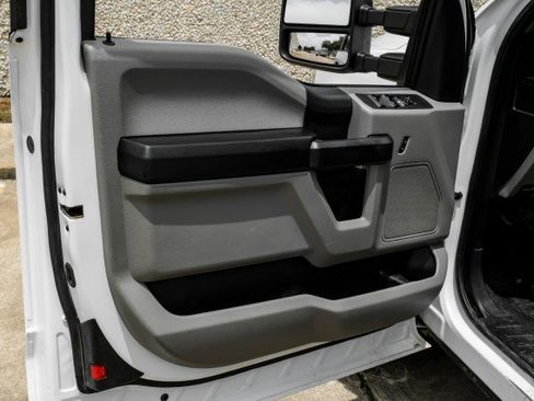 Used 2019 Ford F250 XL w/ Power Equipment Group RWD image 41