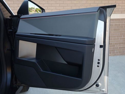 Used 2025 Tesla Cybertruck AWD Crew Cab image 30