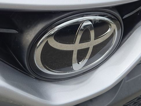 Used 2024 Toyota Camry SE image 4