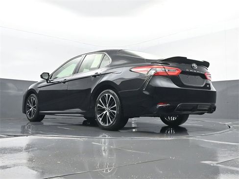 Used 2018 Toyota Camry SE image 21