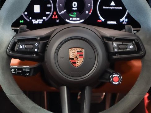 Certified 2025 Porsche 911 Targa 4 GTS AWD/4WD image 18