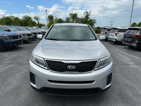 Used 2015 Kia Sorento LX AWD/4WD image 2