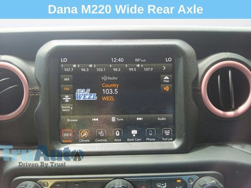 Used 2020 Jeep Wrangler Unlimited Sahara AWD/4WD image 31
