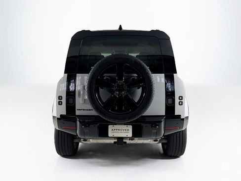 Used 2026 Land Rover Defender 110 X-Dynamic SE AWD/4WD image 4