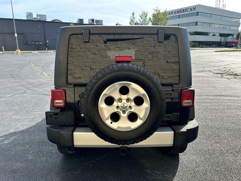 Used 2013 Jeep Wrangler Unlimited Sahara w/ Dual Top Group image 4