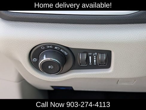 Used 2023 Chrysler Pacifica Touring-L FWD image 23