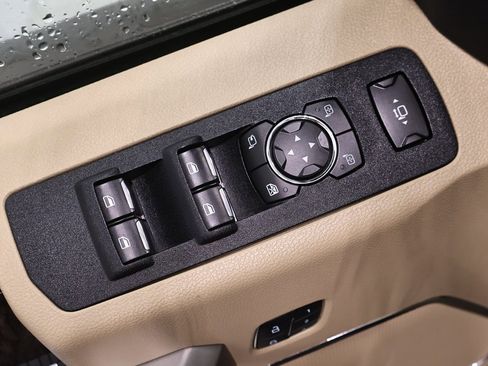 Certified 2019 Ford F350 Lariat w/ Lariat Ultimate Package image 12