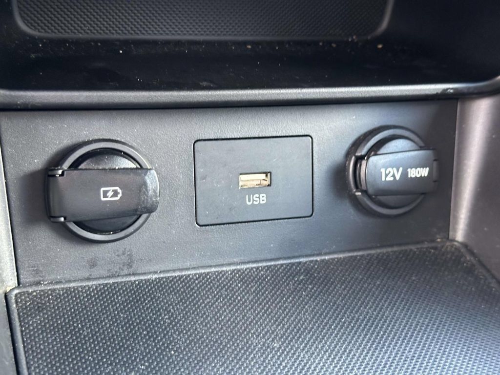 Certified 2023 Hyundai Kona SEL AWD/4WD image 18