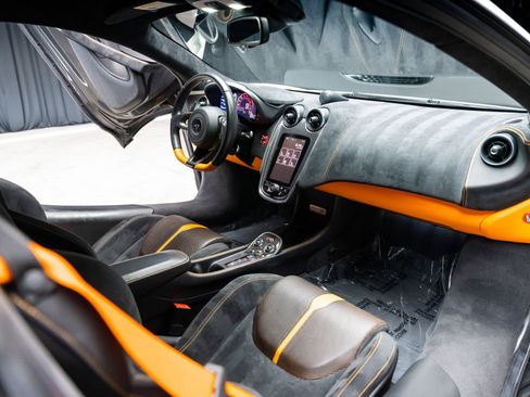Used 2016 McLaren 570S Coupe RWD image 70