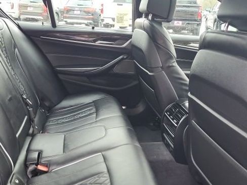 Used 2019 BMW M550i xDrive w/ Dynamic Handling Package image 12