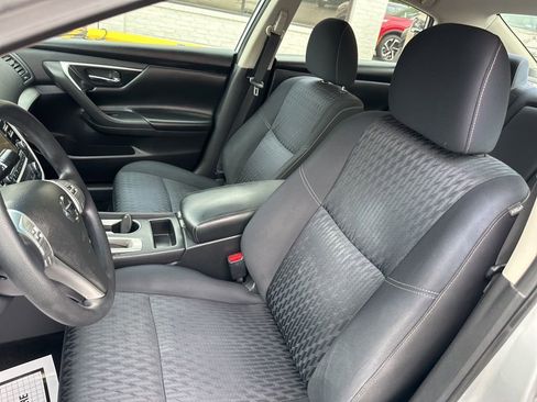 Used 2017 Nissan Altima 2.5 S w/ Power Driver Seat Package FWD image 5