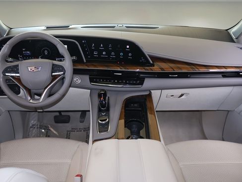 Used 2022 Cadillac Escalade ESV Premium Luxury Platinum w/ LPO, Radiant Package AWD/4WD image 13