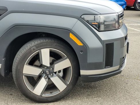 Used 2025 Hyundai Santa Fe Limited image 16