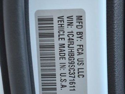 New 2025 Jeep Grand Cherokee Limited w/ Luxury Tech Group II image 11