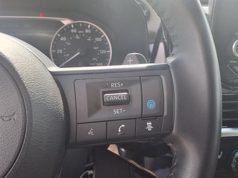 Used 2025 Nissan Pathfinder SV FWD image 15