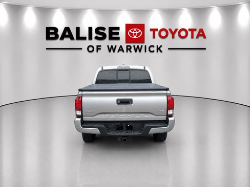 Used 2021 Toyota Tacoma SR AWD/4WD image 4