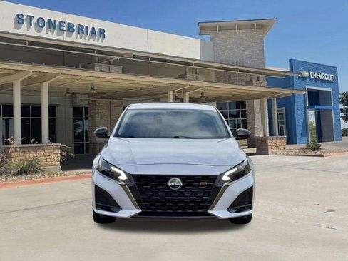 Used 2024 Nissan Altima 2.5 SR w/ SR Premium Package FWD image 8