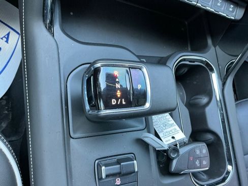 Used 2023 GMC Sierra 1500 AT4X w/ AT4X AEV Edition image 20