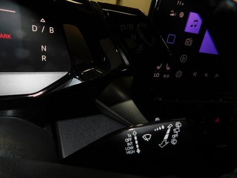 Used 2023 Volkswagen ID.4 Pro image 22