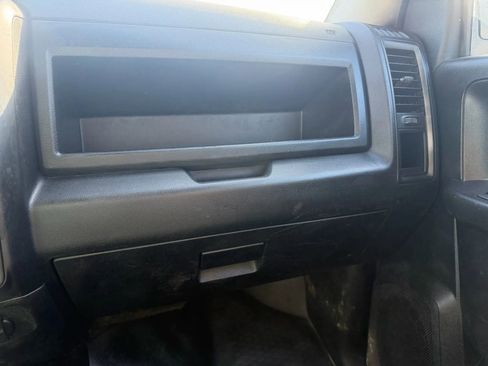 Used 2018 RAM 3500 Tradesman w/ Chrome Appearance Group image 33