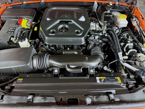 Used 2023 Jeep Wrangler Sport image 27