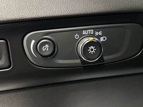 Used 2019 Buick Enclave Premium image 23