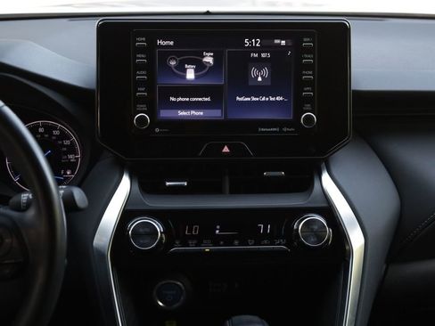 Used 2022 Toyota Venza XLE AWD/4WD image 7